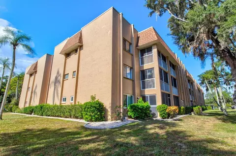 1310 Glen Oaks Dr E #295E, Sarasota, FL 34232