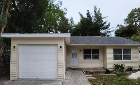 2916 Hawthorne St, Sarasota, FL 34239