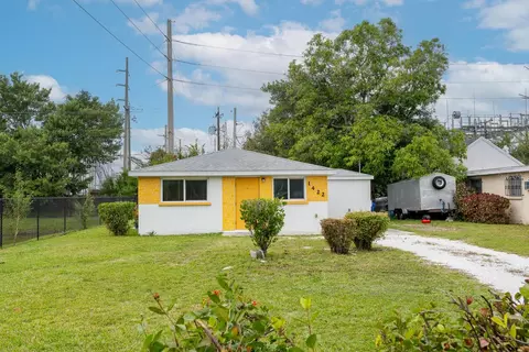 1422 14th St E, Bradenton, FL 34208