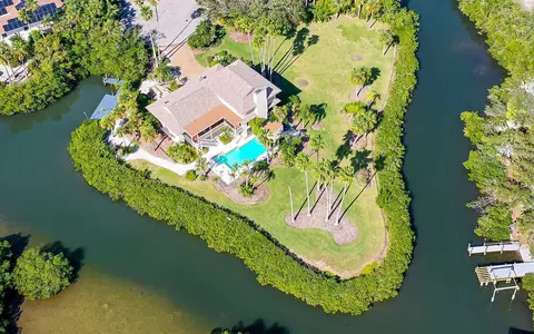1851 Island Way, Osprey, FL 34229