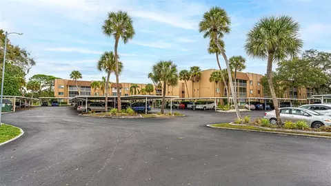 1520 Glen Oaks Dr E #248, Sarasota, FL 34232
