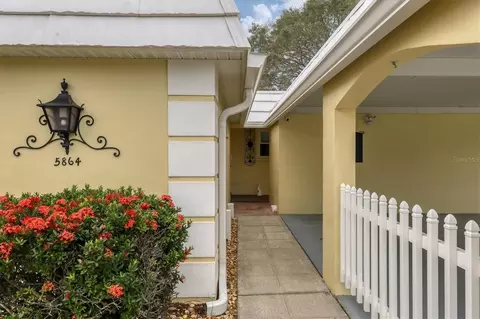 5864 Driftwood Pl #42, Sarasota, FL 34231