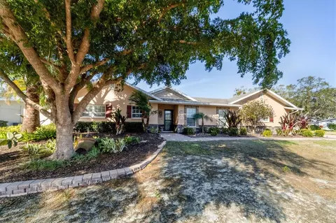 5606 America Dr, Sarasota, FL 34231