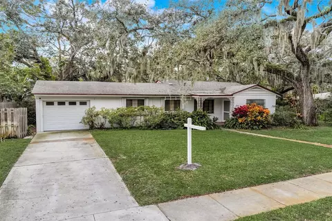 1656 Catalonia Ln, Sarasota, FL 34239