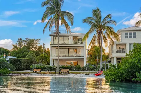 6941 Bayside Dr, Longboat Key, FL 34228