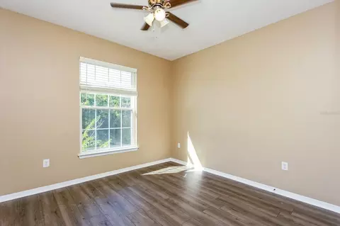 9918 Courtney Palms Blvd #304, Tampa, FL 33619