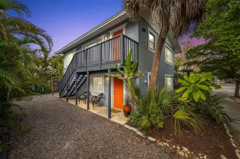 422 Julia Pl, Sarasota, FL 34236