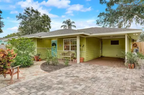 2500 S Paulstan Ct, Sarasota, FL 34237