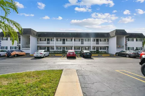 204 47th Avenue Dr W #122, Bradenton, FL 34207