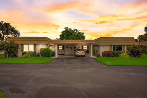 2737 Riverbluff Way #V-79, Sarasota, FL 34231