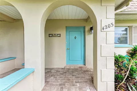 4203 36th Avenue Dr W, Bradenton, FL 34205