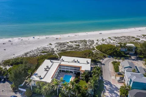 4200 Gulf Dr #108, Holmes Beach, FL 34217