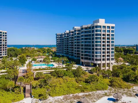 1211 Gulf Of Mexico Dr #906, Longboat Key, FL 34228