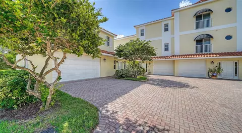 9919 Manatee Ave W, Bradenton, FL 34209