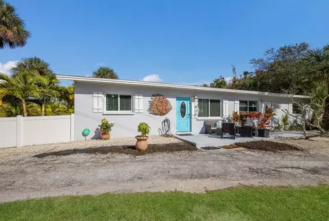 201 75th St, Holmes Beach, FL 34217