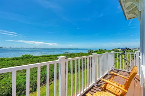 366 Compass Point Dr #201, Bradenton, FL 34209