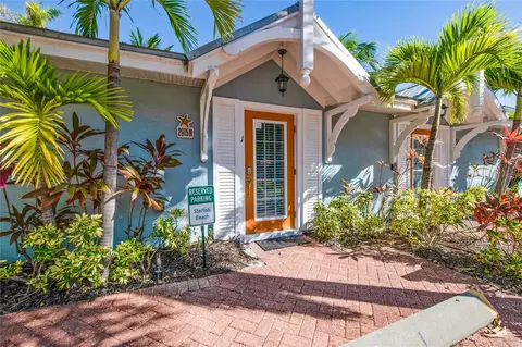 2915 Avenue E #1, Holmes Beach, FL 34217