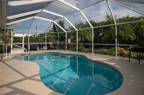 2705 SE 8th Pl, Cape Coral, FL 33904