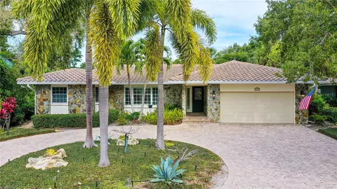 1216 S View Dr, Siesta Key, FL 34242