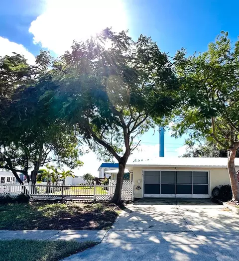 2309 Terry Ln, Sarasota, FL 34231