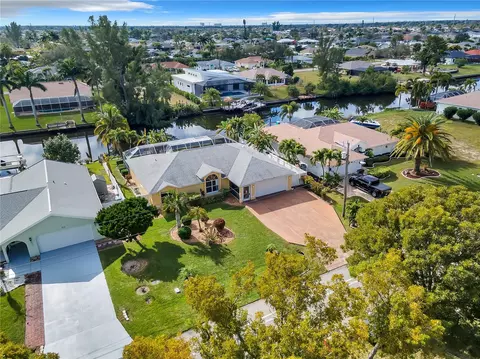 204 Kamal Pkwy, Cape Coral, FL 33904