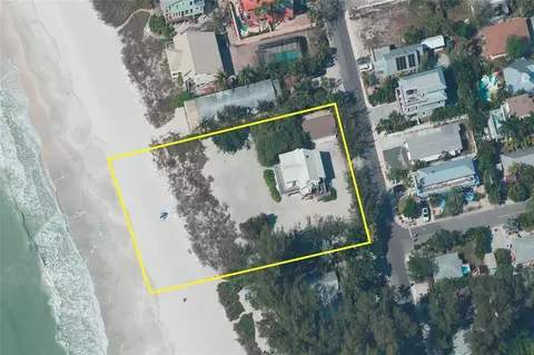 2902 Avenue E, Holmes Beach, FL 34217