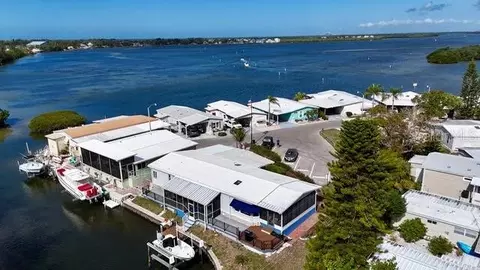 381 Bimini Dr, Palmetto, FL 34221
