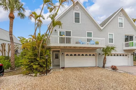 6315 Gulf Dr, Holmes Beach, FL 34217