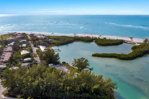 490 N Shore Rd #8, Longboat Key, FL 34228