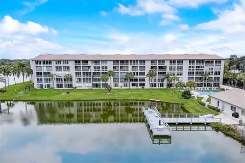 3382 Lake Bayshore Dr #P304, Bradenton, FL 34205
