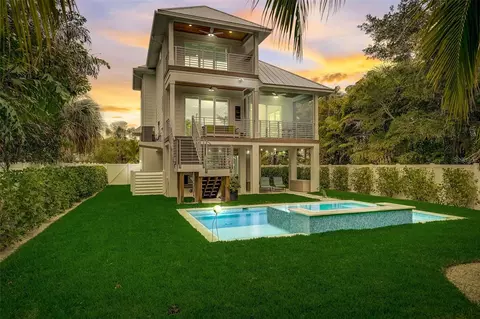 523 Spring Ave, Anna Maria, FL 34216