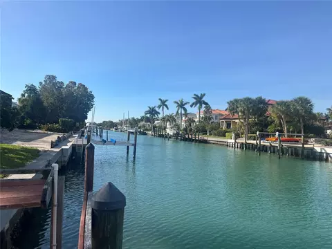 464 Meadow Lark Dr, Sarasota, FL 34236