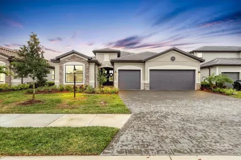 15604 White Linen Dr, Bradenton, FL 34211