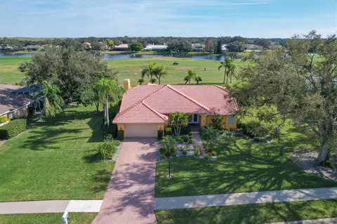 8870 Misty Creek Dr, Sarasota, FL 34241