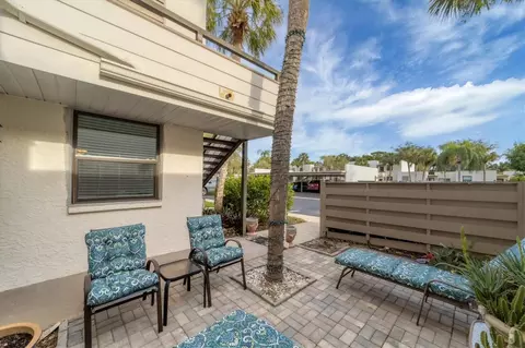445 Palm Tree Dr, Bradenton, FL 34210