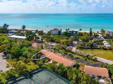 540 Neptune Ave #4, Longboat Key, FL 34228