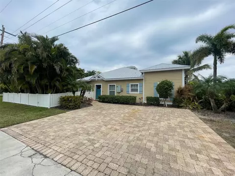300 67th St #A, Holmes Beach, FL 34217