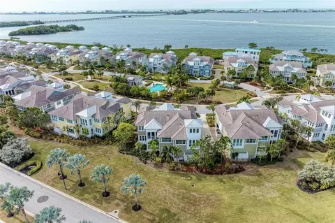 339 Compass Point Dr #201, Bradenton, FL 34209