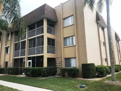 1330 Glen Oaks Dr E #270D, Sarasota, FL 34232