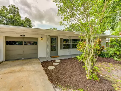 3307 52nd Avenue Dr W, Bradenton, FL 34207