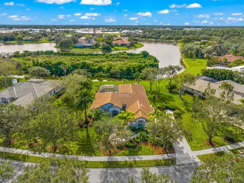 6810 Areca Blvd, Sarasota, FL 34241