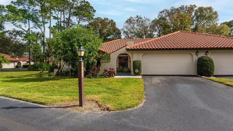 5487 Golf Pointe Dr, Sarasota, FL 34243