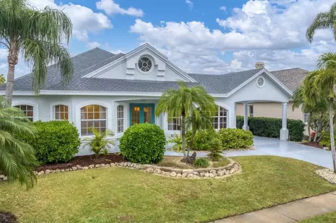 4727 Halyard Dr, Bradenton, FL 34208