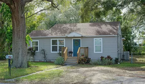 615 Alberta Ave, Auburndale, FL 33823