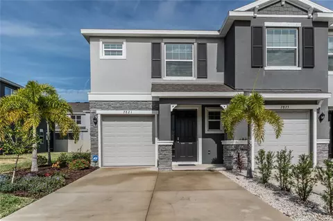 2821 Midnight Pearl Dr, Sarasota, FL 34240