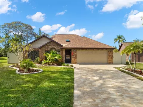 4902 81st Avenue Ter E, Sarasota, FL 34243