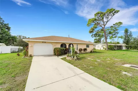 3490 Roslyn Rd, Venice, FL 34293