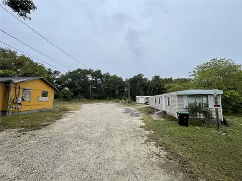 227 E 12th St, Apopka, FL 32703