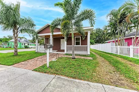 1516 11th St W, Bradenton, FL 34205