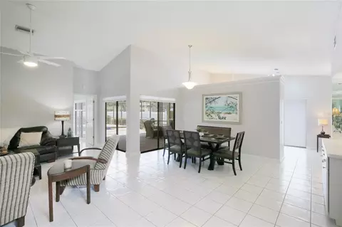 7830 Pine Trace Dr, Sarasota, FL 34243